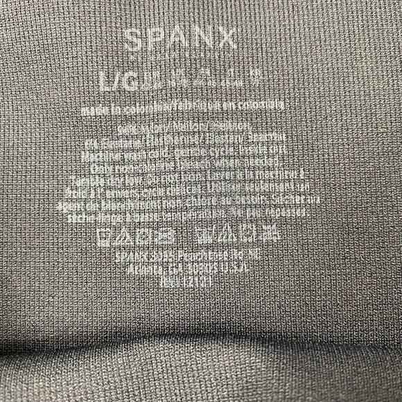 Spanx Look at Me Now Cropped Leggings Seamless Black Camo Womens Sz Large - Picture 8 of 10